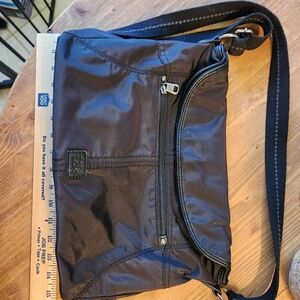 The sak hobo magnet closure